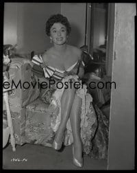 7a045 RUTH ROMAN 8x10 negative 1954 leggy cheesecake candid between scenes of The Far Country!