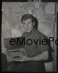7a066 WAGON TRAIN group of 4 4x5 negatives 1960 great candid images of Robert Fuller on the set!