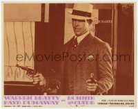 7c339 BONNIE & CLYDE LC #6 1967 best close up of Warren Beatty pointing two guns, Arthur Penn!