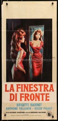 7f855 LIGHT ACROSS THE STREET Italian locandina 1957 Brigitte Bardot showing lots of cleavage!!