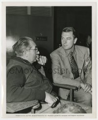 7h381 FRITZ LANG 8.25x10 still 1947 with Michael Redgrave on the set of Secret Beyond the Door!