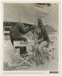 7h442 HER JUNGLE LOVE candid 8.25x10 still 1938 sexy Dorothy Lamour & Jiggs the chimpanzee on set!