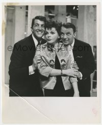 7h517 JUDY GARLAND SHOW TV 8x10 still 1962 she's close up between Dean Martin & Frank Sinatra!
