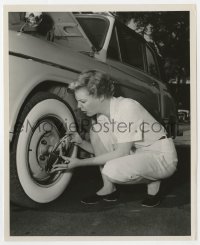 7h521 JUNE ALLYSON 8.25x10 still 1964 she's also an expert driver who can change a tire!