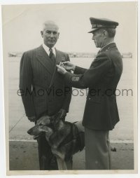 7h781 RIN-TIN-TIN 8x9.75 Air Force photo 1920s famous dog star's owner Lee Duncan getting medal!