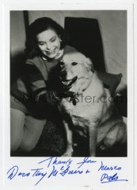 7s892 DOROTHY MCGUIRE signed 5x7 REPRO still 1980s she's smiling with her cute dog Marco Polo!