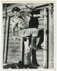 7s606 ROD TAYLOR signed 8x10 still 1968 great close up in Dark of the Sun, used at world premiere!