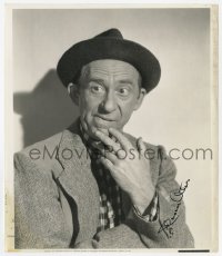 7s608 ROSCOE ATES signed 8.25x9.5 still 1942 great Paramount studio portrait in suit & hat!