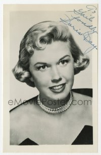 7s762 DORIS DAY signed 3x5 fan photo 1950s head & shoulders portrait wearing pearl necklace!