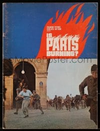 7w550 IS PARIS BURNING souvenir program book 1966 Rene Clement's Paris brule-t-il, World War II