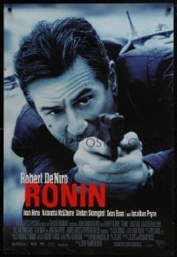 8a744 RONIN DS 1sh 1998 cool image of Robert De Niro w/pistol, anyone is an enemy for a price!