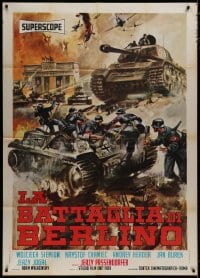 8b240 KIERUNEK BERLIN Italian 1p 1969 different art of Nazis & tanks on World War II battlefield!