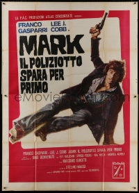 8b134 MARK IL POLIZIOTTO SPARA PER PRIMO Italian 2p 1975 cool art of Franco Gasparri with gun!