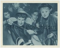 8d622 LA STRADA LC 1956 Federico Fellini, clowns Giulietta Masina & Richard Basehart holding chain!