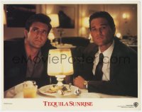8d877 TEQUILA SUNRISE LC 1988 close up of Mel Gibson & Kurt Russell sitting in restaurant!