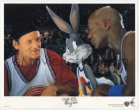 8j886 SPACE JAM LC 1996 Bugs Bunny between Michael Jordan & Bill Murray on the basketball court!