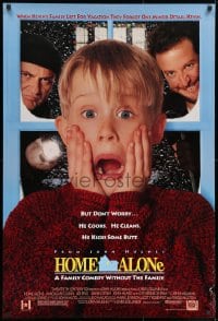 8k731 HOME ALONE DS 1sh 1990 classic Macaulay Culkin, Daniel Stern, Joe Pesci!