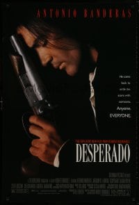 8w228 DESPERADO 1sh 1995 Robert Rodriguez, close image of Antonio Banderas with big gun!