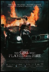 8w326 GIRL WHO PLAYED WITH FIRE DS 1sh 2010 Larsson's Flickan som lekte med elden, Noomi Rapace!