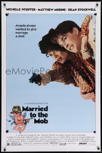 8w561 MARRIED TO THE MOB 1sh 1988 great image of Michelle Pfeiffer with gun & Matthew Modine!