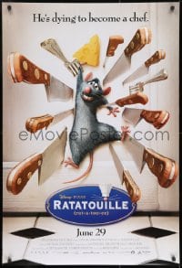 8w721 RATATOUILLE advance DS 1sh 2007 Disney/Pixar cartoon, great image of mouse with knives!