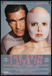 8w805 SKIN I LIVE IN 1sh 2011 great close image of Antonio Banderas & masked woman!
