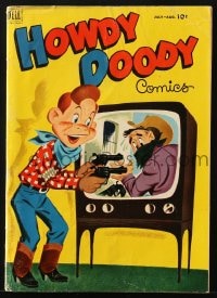 8x439 HOWDY DOODY SHOW #17 comic book 1952 cover art of him pointing two guns at bad guy on TV!
