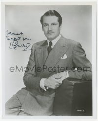 8y833 LAURENCE OLIVIER signed 8x10 REPRO still 1980s great posed portrait leaning on chair!
