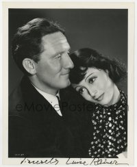 8y849 LUISE RAINER signed 8x10 REPRO still 1980s romantic close up with Spencer Tracy in Big City!
