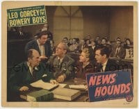 9b614 NEWS HOUNDS LC #3 1947 reporter Leo Gorcey & Christine McIntyre in courtroom, Bowery Boys!