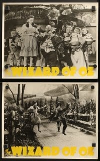 9c013 WIZARD OF OZ 2 deluxe 11x14 stills 1989 Judy Garland with munchkins and Ray Bolger!