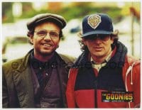 9c046 GOONIES Foreign LC 1985 different close-up of Steven Spielberg & Joe Pantoliano!
