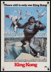 9g269 KING KONG 17x24 special poster 1976 classic John Berkey art of BIG Ape on the Twin Towers!