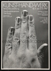 9g181 KUNST-HAND-WERK 17x24 German museum/art exhibition 1987 close-up image of a hand!