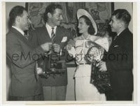 9h263 CLARK GABLE/JOAN CRAWFORD 7x9 news photo 1936 buying tickets for Flashlighters' Frolic!