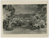 9h621 LOST WORLD 8x10 still 1925 wonderful fx image of dinosaurs fighting in stop motion!