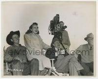 9h676 MIGHTY JOE YOUNG candid 8x10 still 1949 Johnson, Moore, Cooper & Willis O'Brien by Kahle!
