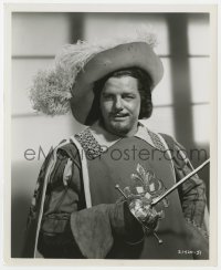9h929 THREE MUSKETEERS 8x10 key book still 1948 great close portrait of Gig Young as Porthos!