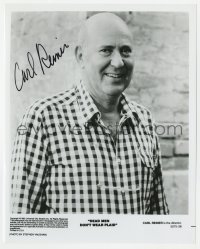 9r316 CARL REINER signed 8x10 still 1982 director candid on the set of Dead Men Don't Wear Plaid!