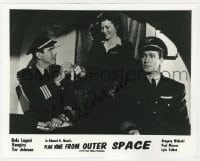 9r379 GREGORY WALCOTT signed 8x10 still R1993 in a scene from Ed Wood's Plan Nine From Outer Space!