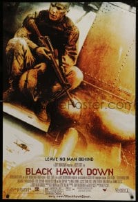 9w562 BLACK HAWK DOWN 1sh 2001 Ridley Scott, Josh Hartnett with assault rifle in helicopter!