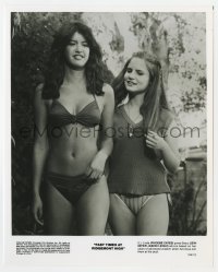 1a295 FAST TIMES AT RIDGEMONT HIGH 8x10 still 1982 Phoebe Cates & Jennifer Jason Leigh in swimsuits!