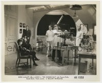 1a436 INVISIBLE RAY 8.25x10 still R1948 great image of Bela Lugosi & others in laboratory!