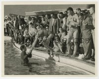 1a459 JERRY LEWIS/JAYNE MANSFIELD/MICKEY HARGITAY 7x9 news photo 1956 pulling her into Vegas pool!