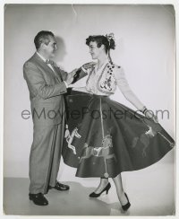 1a497 KIPP HAMILTON 8x10 still 1956 wearing Charles LeMaire Carousel gown to premiere of the movie!
