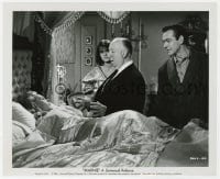 1a581 MARNIE candid 8.25x10 still 1964 Sean Connery & Baker watch Alfred Hitchcock w/ Tippi Hedren!