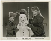1a591 MEET ME IN ST. LOUIS 8x10.25 still 1944 Judy Garland, Margaret O'Brien & odd looking snowman!