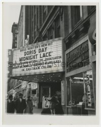 1a597 MIDNIGHT LACE candid 7x9 still 1960 marquee of New York City theater showing the movie!