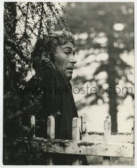 1a631 PETER O'TOOLE deluxe 8x10 still 1967 w/ worried look behind fence, The Night of the Generals?
