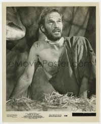 1a682 PLANET OF THE APES 8x10 still 1968 best close up of caged human Charlton Heston!